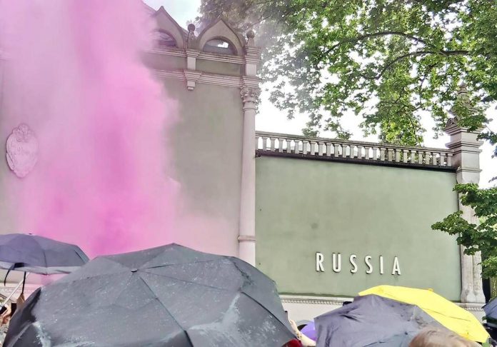biennale_pussy_riot_ipa
