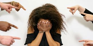 Castiglione illumina la Torre: un messaggio forte contro il body shaming
