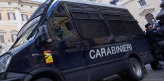 Traffico di droga, estorsione e armi: sgominata associazione a Roma vicina a clan Senese