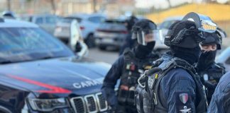 Blitz antidroga tra Ostia e Fiumicino: controlli dei Carabinieri con elicottero e unità cinofile nelle zone dello spaccio