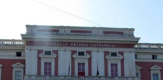 Napoli, paziente si lancia nel vuoto al Cardarelli: tragedia in terapia intensiva grandi ustionati