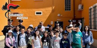 Castel D’Ario, Carabinieri accolgono gli studenti della Carducci per una lezione di legalità