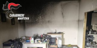 Lasciata sola in casa a 12 anni, divampa l’incendio: denunciata la madre