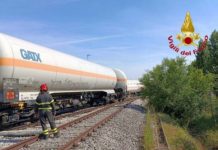 Cisterne deragliate, partite le operazioni di svuotamento del propilene. A22 su una carreggiata