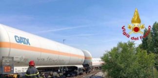 Cisterne deragliate, partite le operazioni di svuotamento del propilene. A22 su una carreggiata