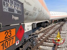 Valdaro, travaso del propilene: operazioni in sicurezza con 25 Vigili del Fuoco