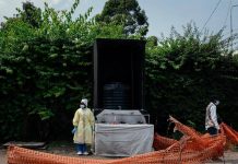 Ebola in Congo, sale il bilancio dell’epidemia: 131 morti. Il contagio si estende