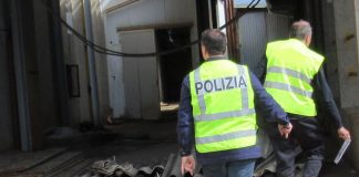 Rifiuti pericolosi in officine e rimesse: tre denunce dopo i controlli della Stradale
