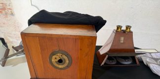 Al Virgilio rivive la fotografia dell’Ottocento: restaurati stereovisore unico al mondo e macchina dagherrotipi