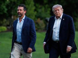 Trump non andrà alle nozze del figlio Don jr: “Momento cruciale, devo stare alla Casa Bianca”
