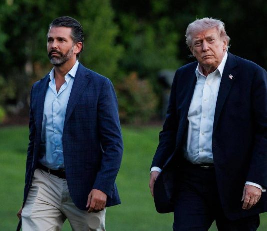 Trump non andrà alle nozze del figlio Don jr: “Momento cruciale, devo stare alla Casa Bianca”