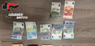 Viadana, fermato con contanti e 14 involucri contenenti cocaina nell’auto: denunciato 26enne albanese