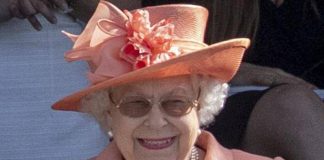 I 100 anni di Elisabetta, re Carlo apre per la prima volta al pubblico le stanze private della regina