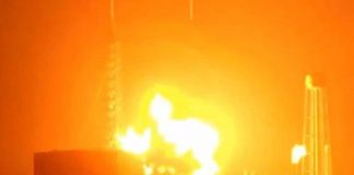 Il razzo di Blue Origin esplode durante il test sulla piattaforma di lancio, Bezos: “Personale al sicuro”