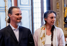 Fuori dal coro, oggi 24 maggio: intervista esclusiva a Nathan, padre della ‘famiglia nel bosco’