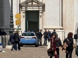 Piazza Sordello blindata: le forze dell’ordine evitano blitz non autorizzato degli animalisti
