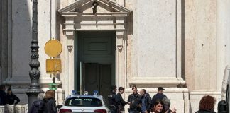 Piazza Sordello blindata: le forze dell’ordine evitano blitz non autorizzato degli animalisti