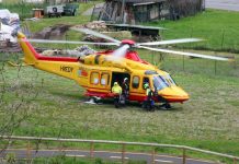 Cammina sul ciglio della strada e precipita in un dirupo, morta 58enne in Trentino