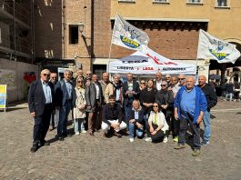 Mantova, Romeo al gazebo della Lega per sostenere i candidati alle amministrative