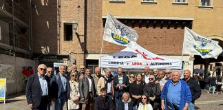 Mantova, Romeo al gazebo della Lega per sostenere i candidati alle amministrative