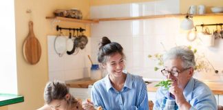 Italiani e longevità, “due italiani su tre sanno cosa fare, ma non si applicano”