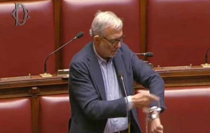 giachetti_manette_fi