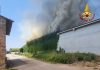 Incendio in cascina agricola a Redondesco, Vigili del Fuoco al lavoro