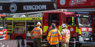 Londra, incendio in supermercato Kosher: 100 pompieri in campo