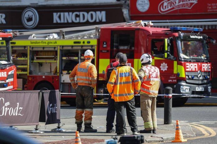 incendio_londra_supermercato_afp