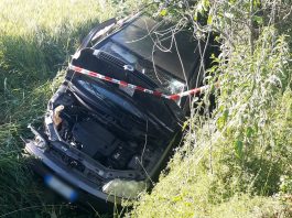 Sbandata nella notte a Suzzara: Fiat Punto nel fossato, 33enne in ospedale