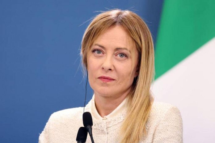 ipa84895734p_giorgia_meloni_bandiera_italia_ipa