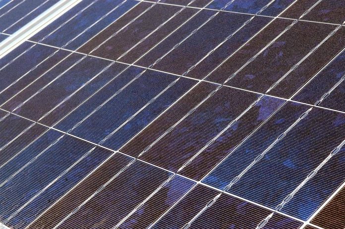 istituto_superiore_itcs_primo_levi_inaugurazione_impianto_fotovoltaico_a_pannelli_solari_per_la_produzione_di_energia