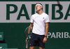Roland Garros, Mensik eroico: batte Navone (e i crampi) e vola al terzo turno dopo 5 ore di battaglia