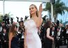 Laila Hasanovic conquista Cannes, la fidanzata di Sinner sfila con l’abito da ‘sposina’