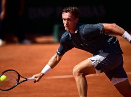 Roland Garros, cade un altro big: Lehecka eliminato da Carreno Busta