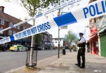 Ebrei accoltellati a Londra, 45enne incriminato per tentato omicidio