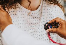 Gonfiori improvvisi e dolore, quando non è allergia ma un gene difettoso