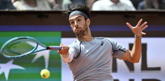 Musetti, rabbia agli Internazionali: spacca la racchetta con Ruud