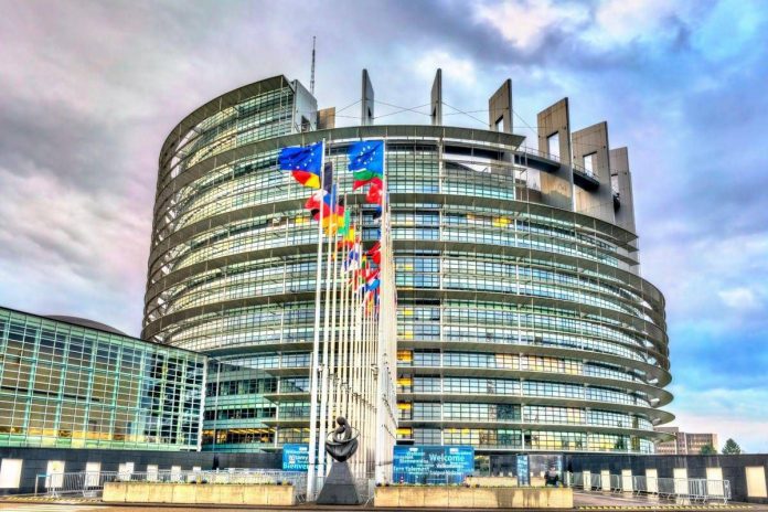 palazzo-parlamento-europeo-strasburgo-canva