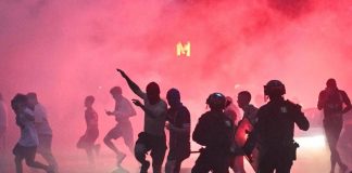 Francia, scontri dopo la vittoria del Psg in Champions: oltre 280 arresti a Parigi