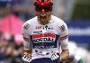 Giro d’Italia, prima tappa a Magnier. Caduta di gruppo in vista del traguardo