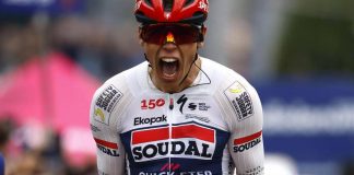 Giro d’Italia, prima tappa a Magnier. Caduta di gruppo in vista del traguardo
