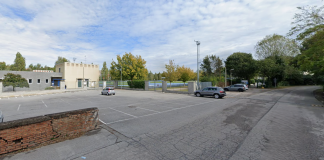 Viale Guerra, presidio di De Marchi al Campo Scuola. Sucar Drom: “Debiti sotto controllo”