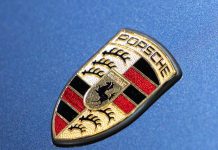 Porsche chiude tre filiali e taglia oltre 500 posti di lavoro