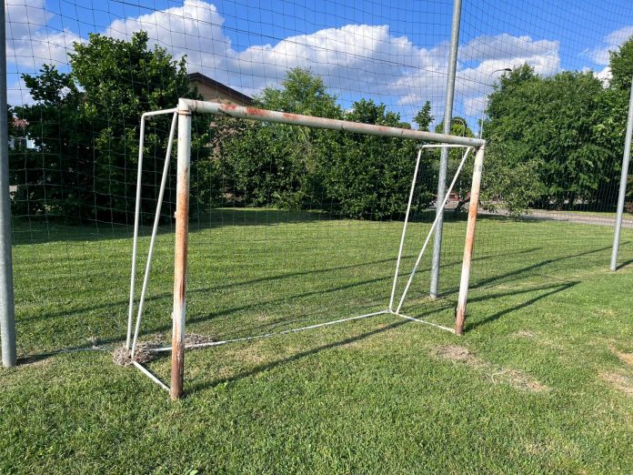 porta-calcio-pericolante-parco-fossa