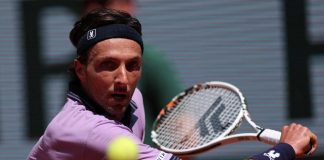 Roland Garros, furia Rinderknech con Berrettini: distrugge la racchetta