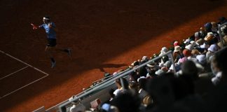 Roland Garros, è tornato il coro che ‘disturba’ i tennisti: “Olè”