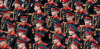 Ucraina-Russia, una parata senza vittorie per Putin: svanisce l’immagine di uomo forte