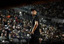 Sinner in campo, ma il Centrale ‘sfotte’ Medvedev: “Dai che è cotto”