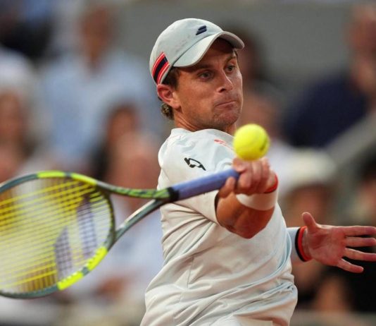 Roland Garros, Tabur litiga con arbitro durante match con Sinner: cos’è successo
